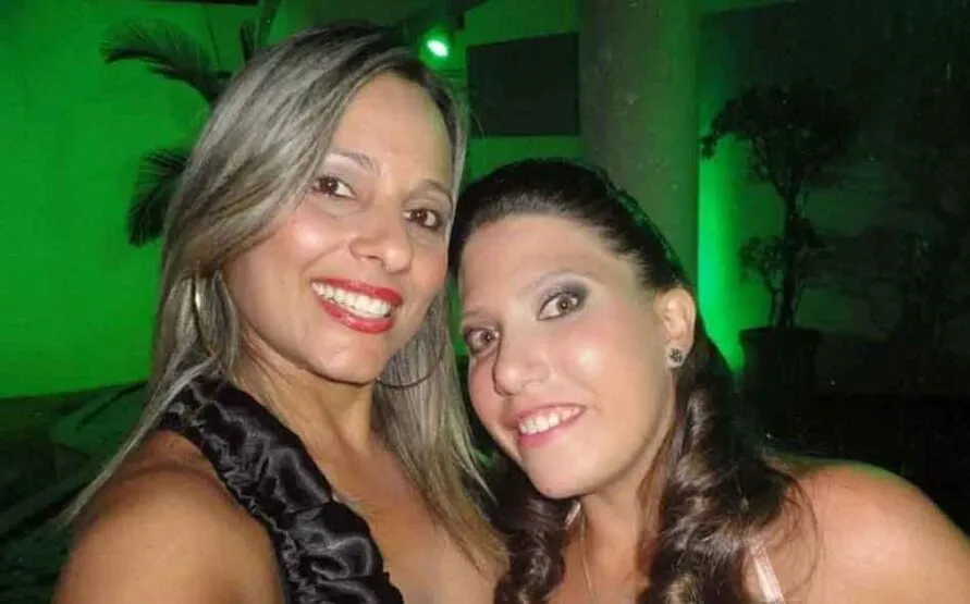 Patrícia Dutra, de 48 anos e a filha Bianca Dutra Fernandes, de 28 anos