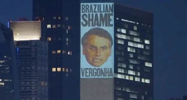 Projeção chama Bolsonaro de 'vergonha brasileira' na sede da ONU