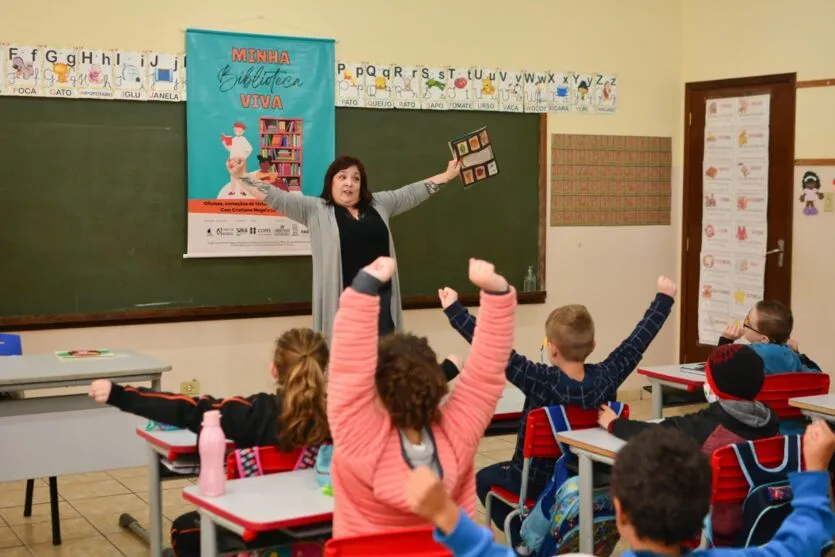 Projeto cultural vai estimular crianças e adultos a frequentar biblioteca de escola estadual em Faxinal