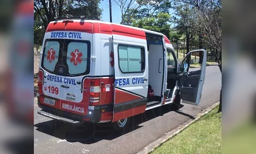 Colisão entre carro e carreta deixa mulher ferida no trevo de Jandaia