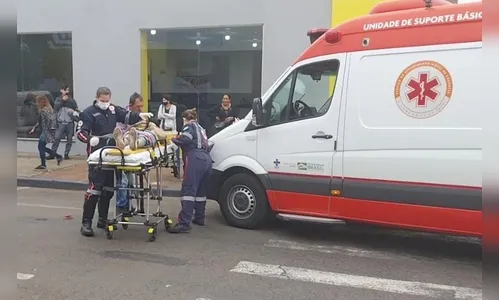 Atropelamento no centro de Arapongas deixa idosa ferida; confira