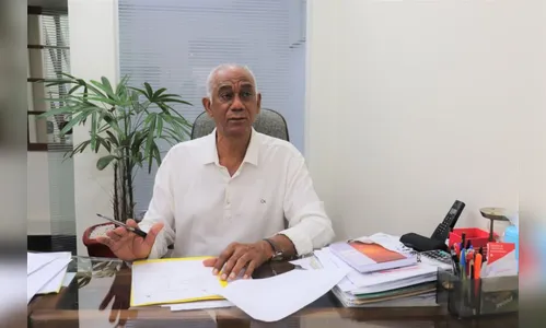 Ex-secretário municipal de Educação Peta é homenageado