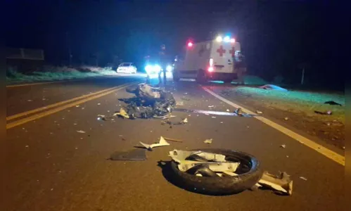 Motociclista morre em colisão frontal com caminhão na PR-495