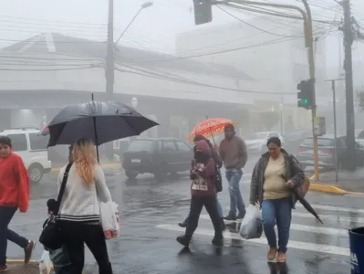 As chuvas frequentes dos últimos dias prosseguem volumosas e devem marcar início da primavera