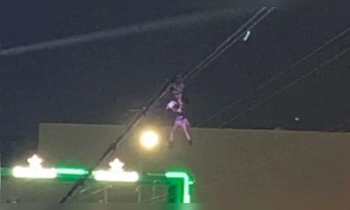 Rock in Rio: mulher fica presa em tirolesa do festival; veja vídeo