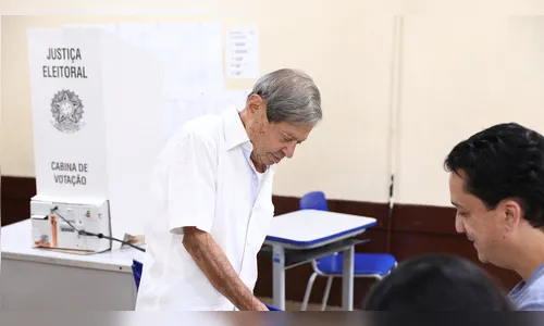 Na estreia das urnas com biometria, seções têm filas de até 3 horas