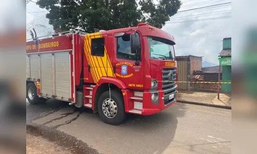 Casa pega fogo no Jardim Ponta Grossa em Apucarana; veja