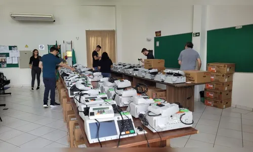 Após concluir geração de mídia, Fórum inicia carga e lacração de urnas