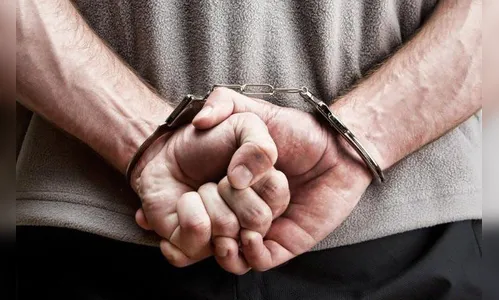 Homem é preso em Jardim Alegre, após ameaçar e agredir menores