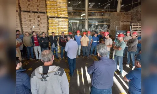Candidato a deputado federal, Beto Preto visita comércio de Faxinal