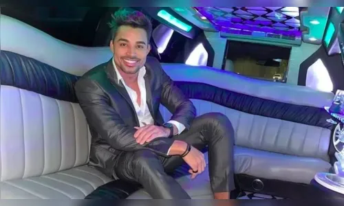 Influencer é preso após levar filhos a motel com garotas de programa