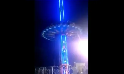 Brinquedo apresenta falha, atinge chão e deixa feridos na Índia; vídeo