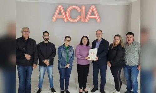 Acia recebe candidata a deputada federal Stela Maris