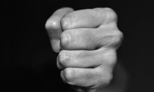 PM e Samu atendem homem que foi espancado em Apucarana