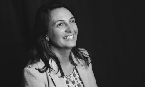 Professora Angela diz que eleitores precisam votar com indignação