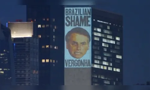Projeção chama Bolsonaro de 'vergonha brasileira' na sede da ONU