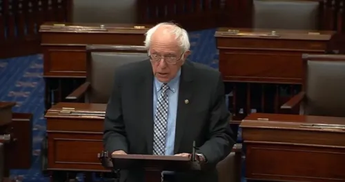 Senado dos EUA aprova resolução de Bernie Sanders em defesa da democracia no Brasil