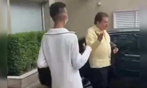 Silvio Santos nega foto com fã e momento viraliza na web; vídeo