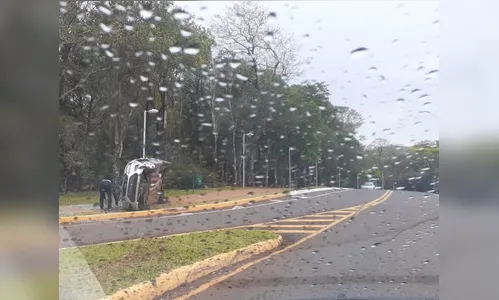Capotamento no Jaboti mobiliza equipe de socorro em Apucarana
