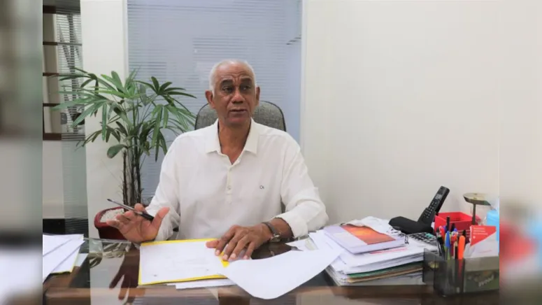 A homenagem prestada pelos alunos, que fizeram uma performance na frente do colégio, foi postada nas redes sociais e emocionaram muita gente da cidade