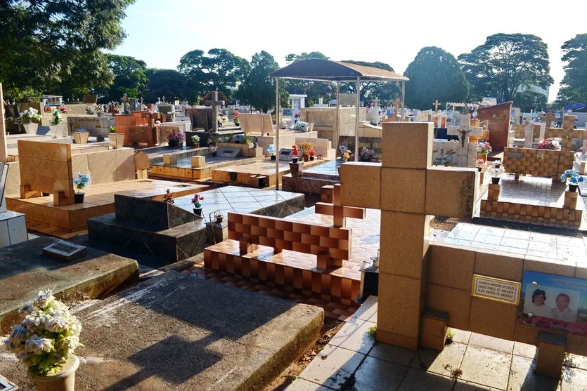 O velório ocorre na capela da funerária Acácias