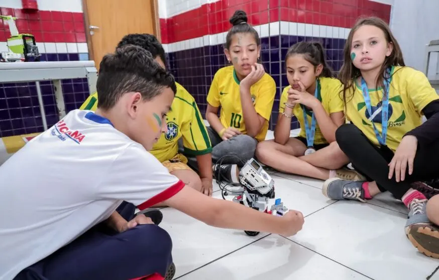 A Autarquia Municipal de Educação está com processo licitatório em andamento para a aquisição de kits robótica para as unidades de ensino da sua rede