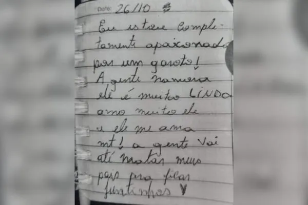 A garota teria tramado a morte da mulher junto com o namorado, de 14 anos.