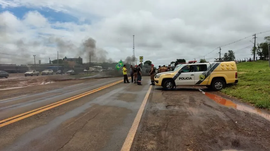 A ideia do movimento, que ainda está sendo articulado, é fazer o bloqueio total da rodovia na tarde desta segunda-feira (31)