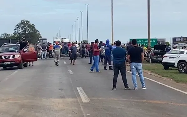 A rodovia foi liberada por volta das 15h desta segunda-feira (31)