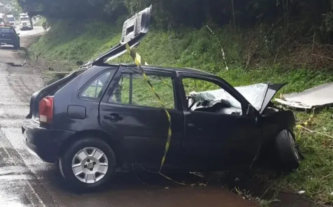 Acidente foi na madrugada deste sábado (22) por volta das 4h40, em Telêmaco Borba