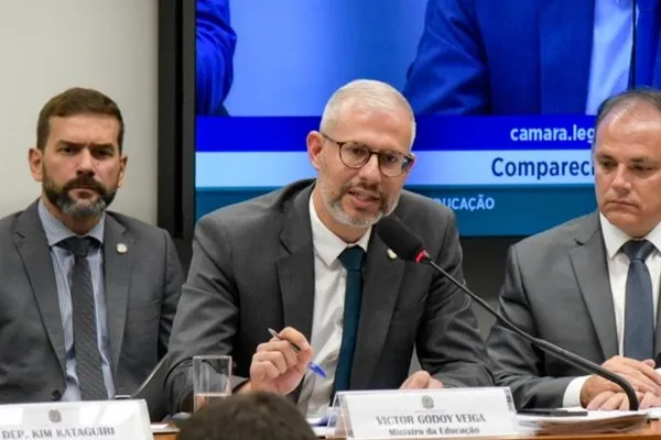 Após grande pressão e, por meio de uma reunião com o ministro da Economia, Paulo Guedes, a decisão foi tomada