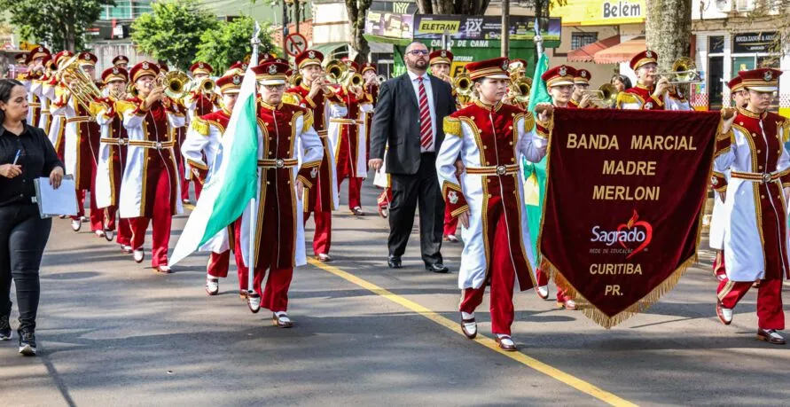 Apucarana sediou no domingo (16/10) o 3º Campeonato Estadual de Bandas e Fanfarras