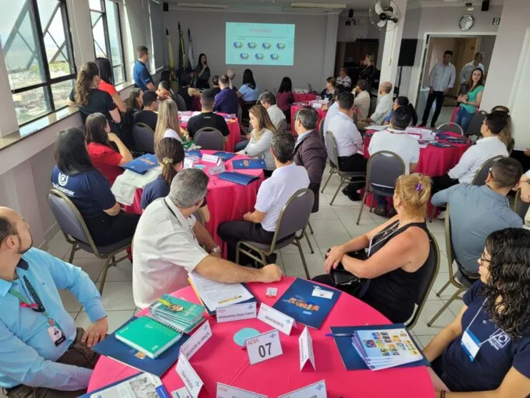 O evento reuniu empresários que puderam apresentar seus produtos e serviços