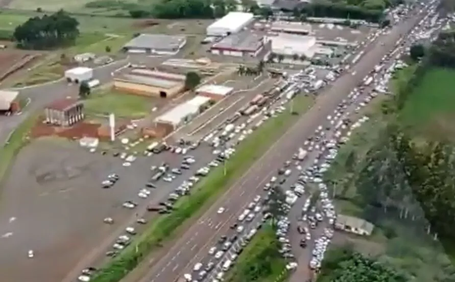 São milhares de veículos que trafegam de forma lenta