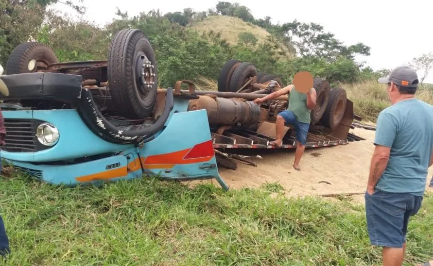 condutor do caminhão, morador de Borrazópolis, que sofreu ferimentos moderados