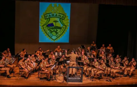 A apresentação acontece às 19h