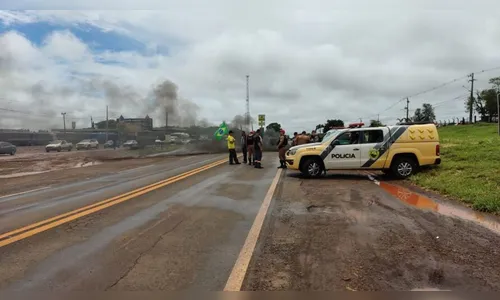 Vídeo: Bolsonaristas organizam bloqueio na PR-466, no Vale do Ivaí