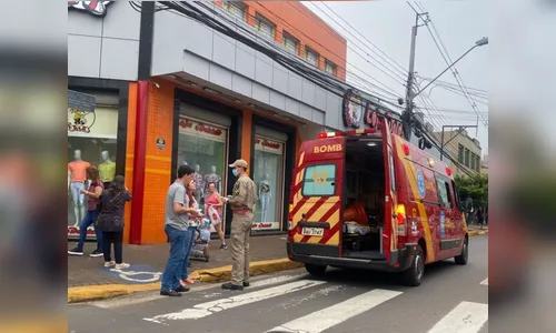Mulher fica ferida após ser atropelada na Rua Ponta Grossa