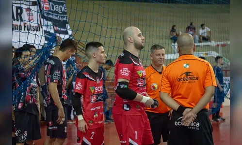 Apucarana Futsal joga por empate para se classificar à semifinal