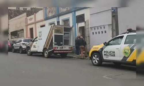 Filho encontra mãe morta dentro de casa no Paraná