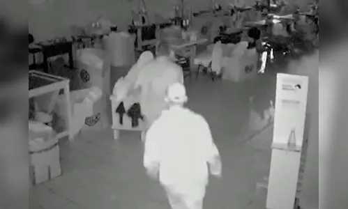 Ladrões furtam bonés de barracão em Apucarana; veja a ação