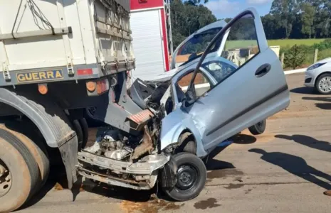 Batida aconteceu no trevo de acesso ao distrito industrial de Atalaia