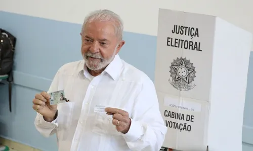 Após votar, Lula diz estar certo de que seu projeto será escolhido