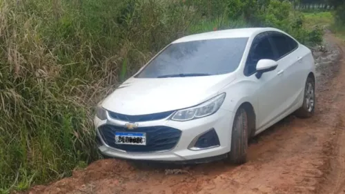 Chevrolet Cruze foi encontrado parado na área rural de Guamiranga