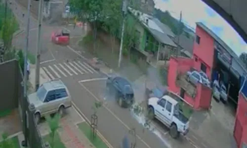 Câmera de segurança registra grave acidente no PR; assista