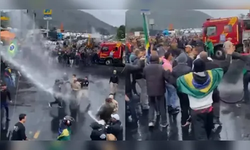 Bolsonaristas tomam mangueira de bombeiros em confusão no Paraná; veja