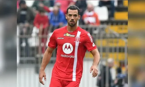 Ex-jogador do Flamengo é esfaqueado em supermercado na Itália