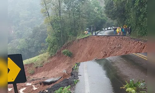 PR-182 registra deslizamento e chuvas exigem cautela nas rodovias