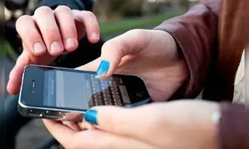 Mulher sai de velório e tem o celular roubado no centro de Ivaiporã