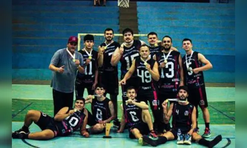 Inédito: Basquete de Marilândia do Sul conquista título do JAVI's